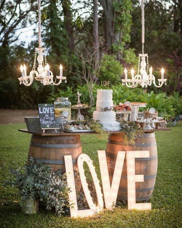 Rustic wedding decor