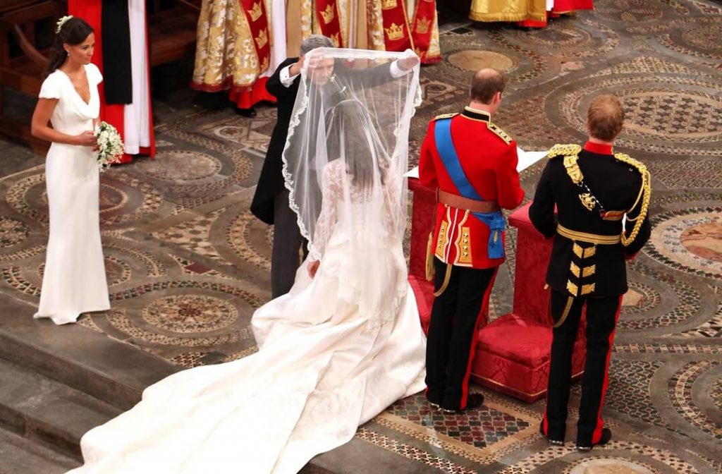 the bride to stand on the left of the groom