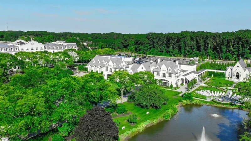 Park Chateau Estate & Gardens wedding venue