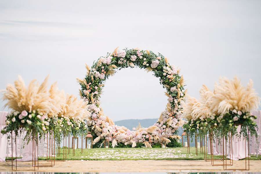 circular floral arches altars wedding ceremony backdrop new trend