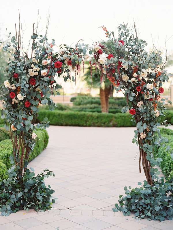 beautiful floral wedding altar backdrop
