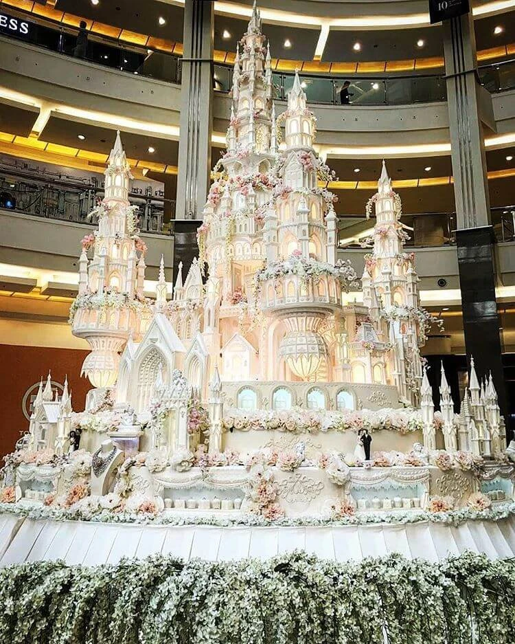 Breathtaking Design wedding cake