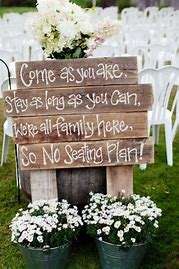 Rustic-Wedding-Pallet-note-to-your-guest