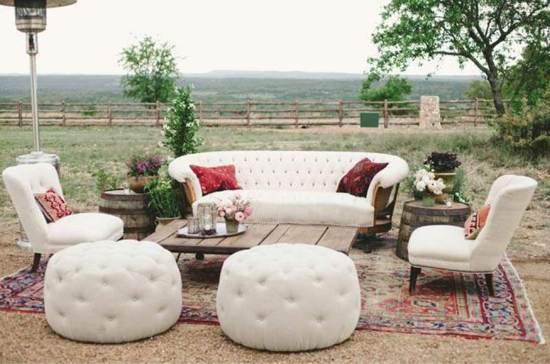 The perfect vintage lounge area for rustic wedding