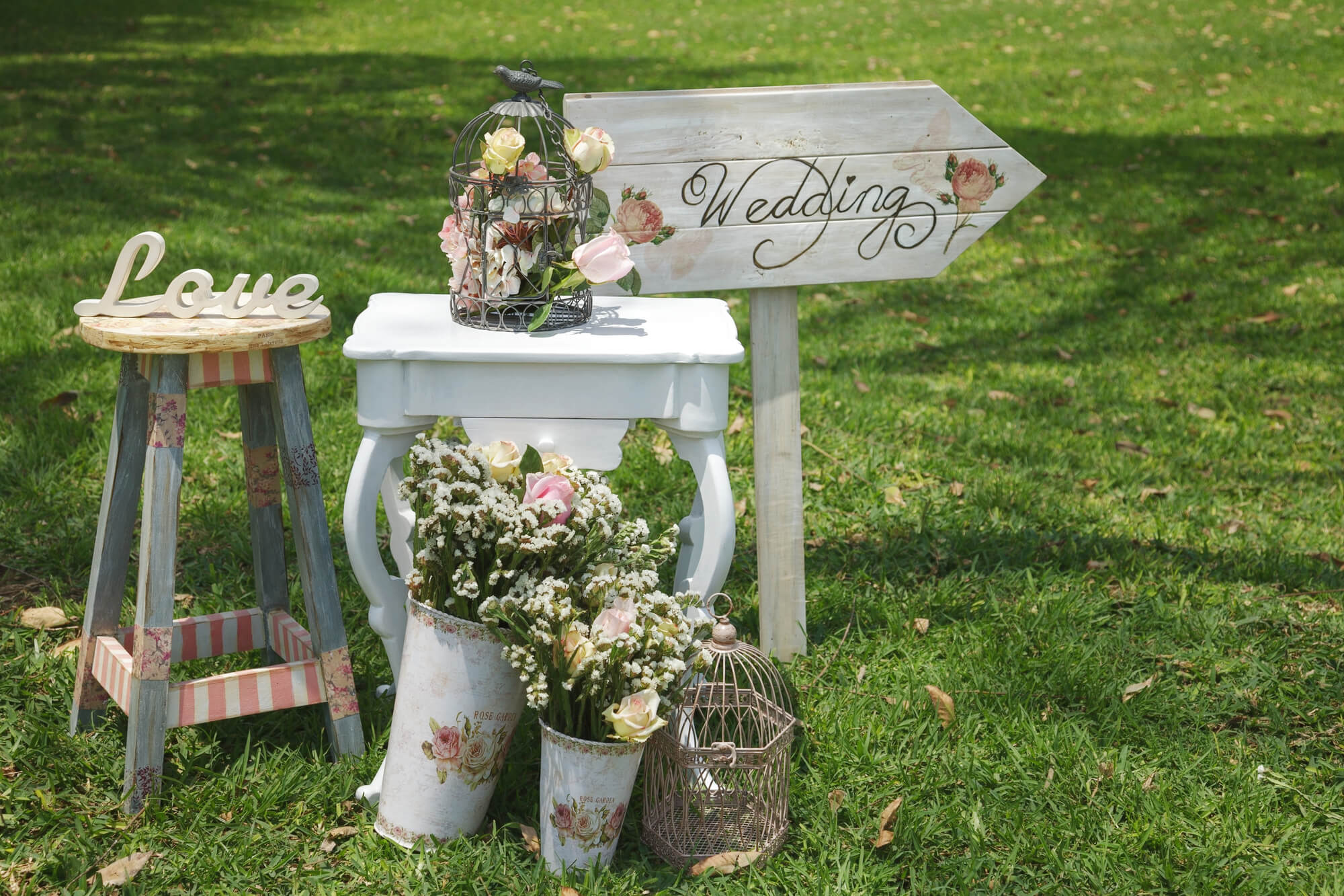 Rustic table & sign for rustic wedding ideas