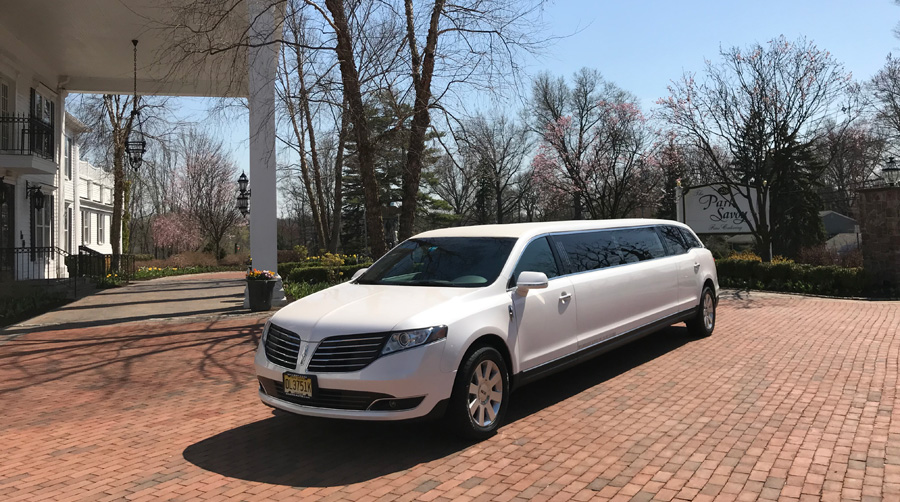 630-2018-wedding-limo-