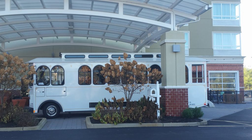 666-ShooBoo trolley Shuttle
