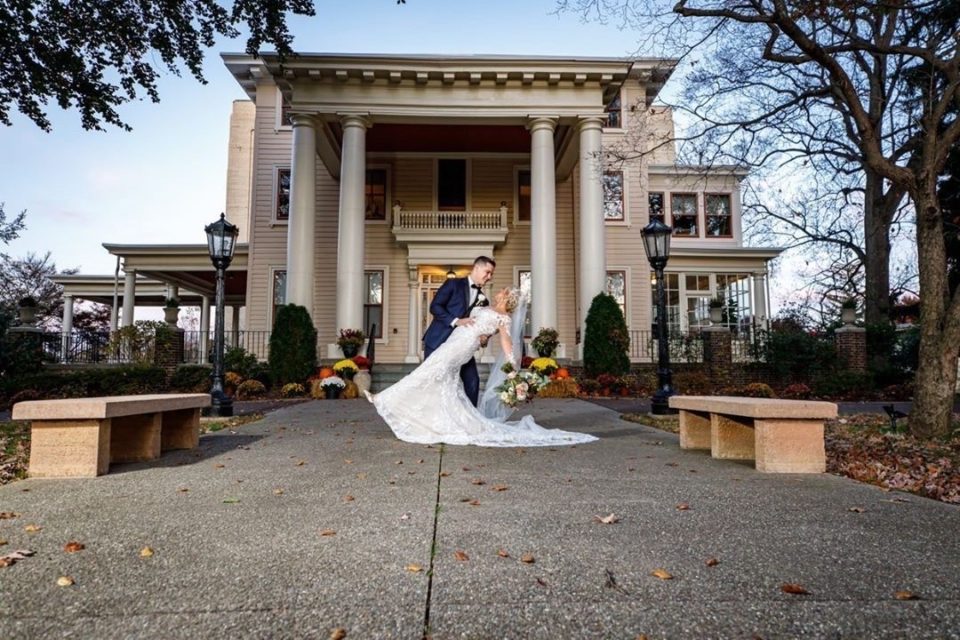 Front-of-Mansion2-960×640